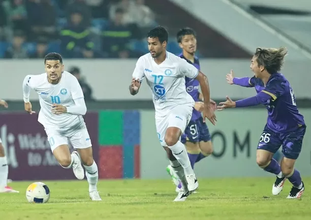 Nam Định bất lực để thua Sanfrecce Hiroshima 0-3 ở lượt đi vòng 1/8 AFC Champions League Two.