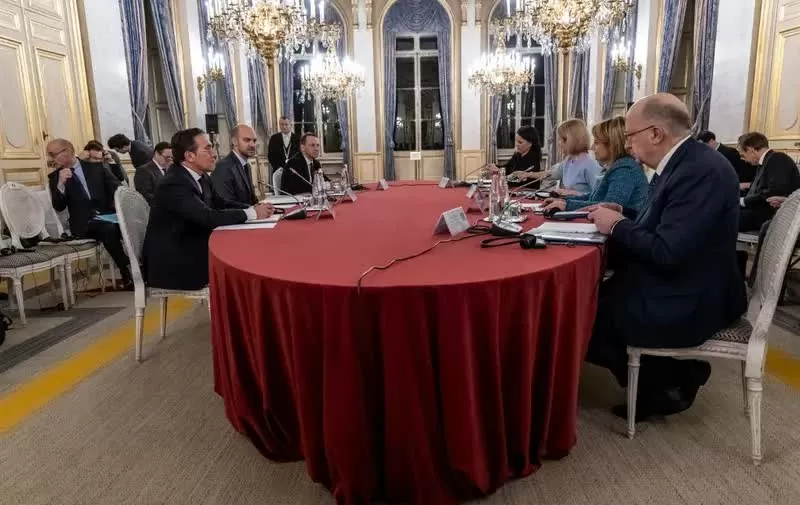 Xung đột Ukraine: Châu Âu gấp gáp, cố 'kiếm suất' trên bàn đàm phán giữa lúc Mỹ đi lối riêng, Pháp khẳng định EU sẽ 'che chở' cho Kiev Xung đột Ukraine: Châu Âu gấp gáp, cố 'kiếm suất' trên bàn đàm phán giữa lúc Mỹ đi lối riêng, Pháp khẳng định EU sẽ 'che chở' cho Kiev