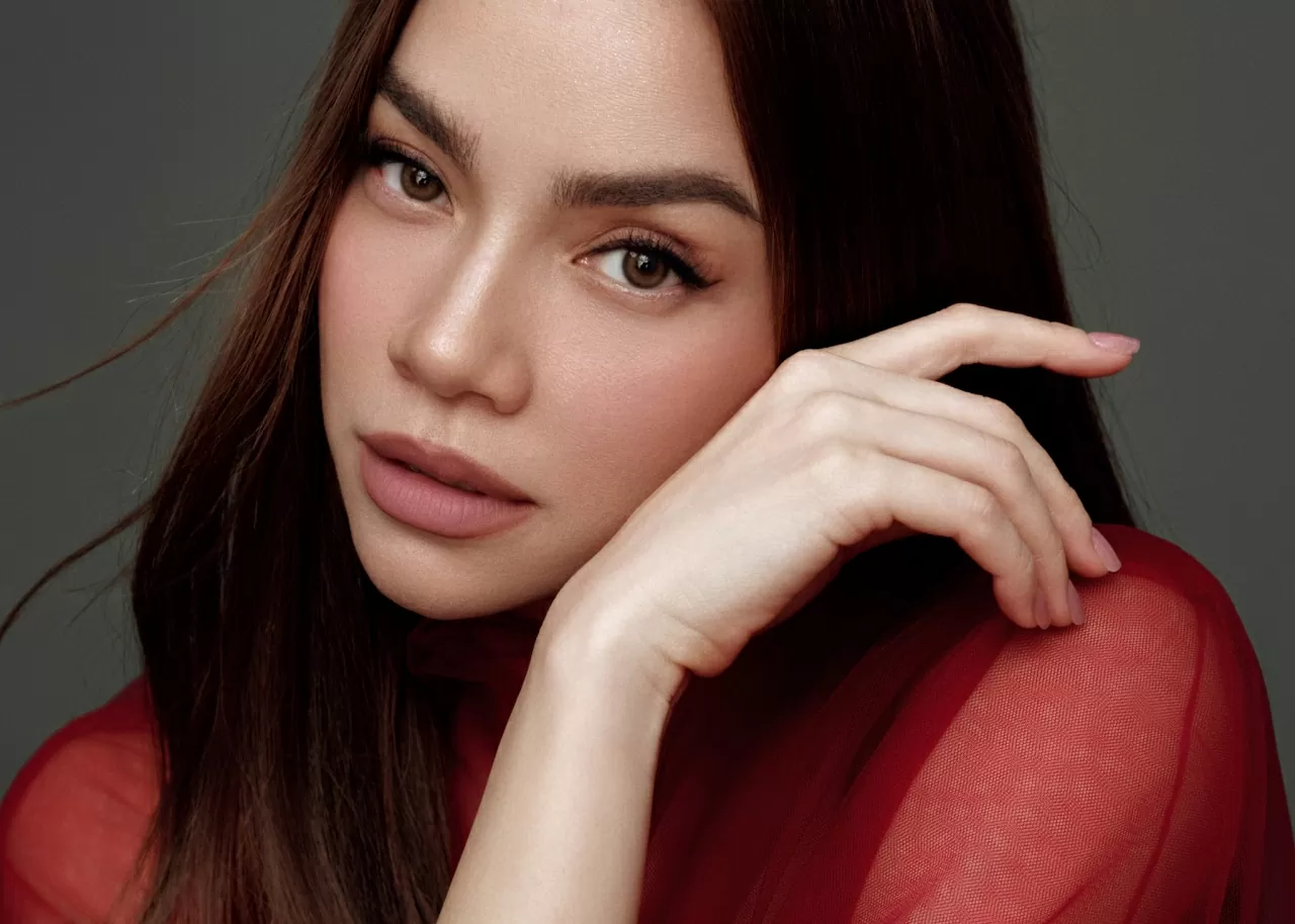 Thần thái đỉnh cao của Hồ Ngọc Hà Thần thái đỉnh cao của Hồ Ngọc Hà