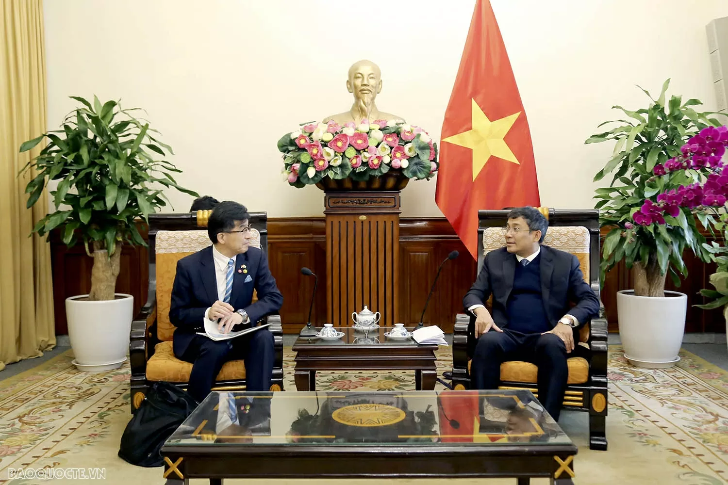 Thứ trưởng thường trực Ngoại giao Nguyễn Minh Vũ đã tiếp Thị trưởng thành phố Fukushima, Nhật Bản Thị trưởng thành phố Fukushima, tỉnh Fukushima, Nhật Bản
