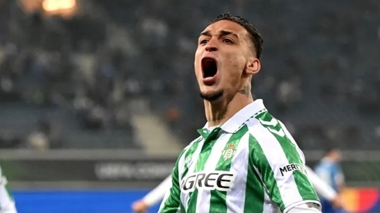 Antony lại tỏa sáng, Betis đặt một chân vào vòng 1/8 cup châu Âu