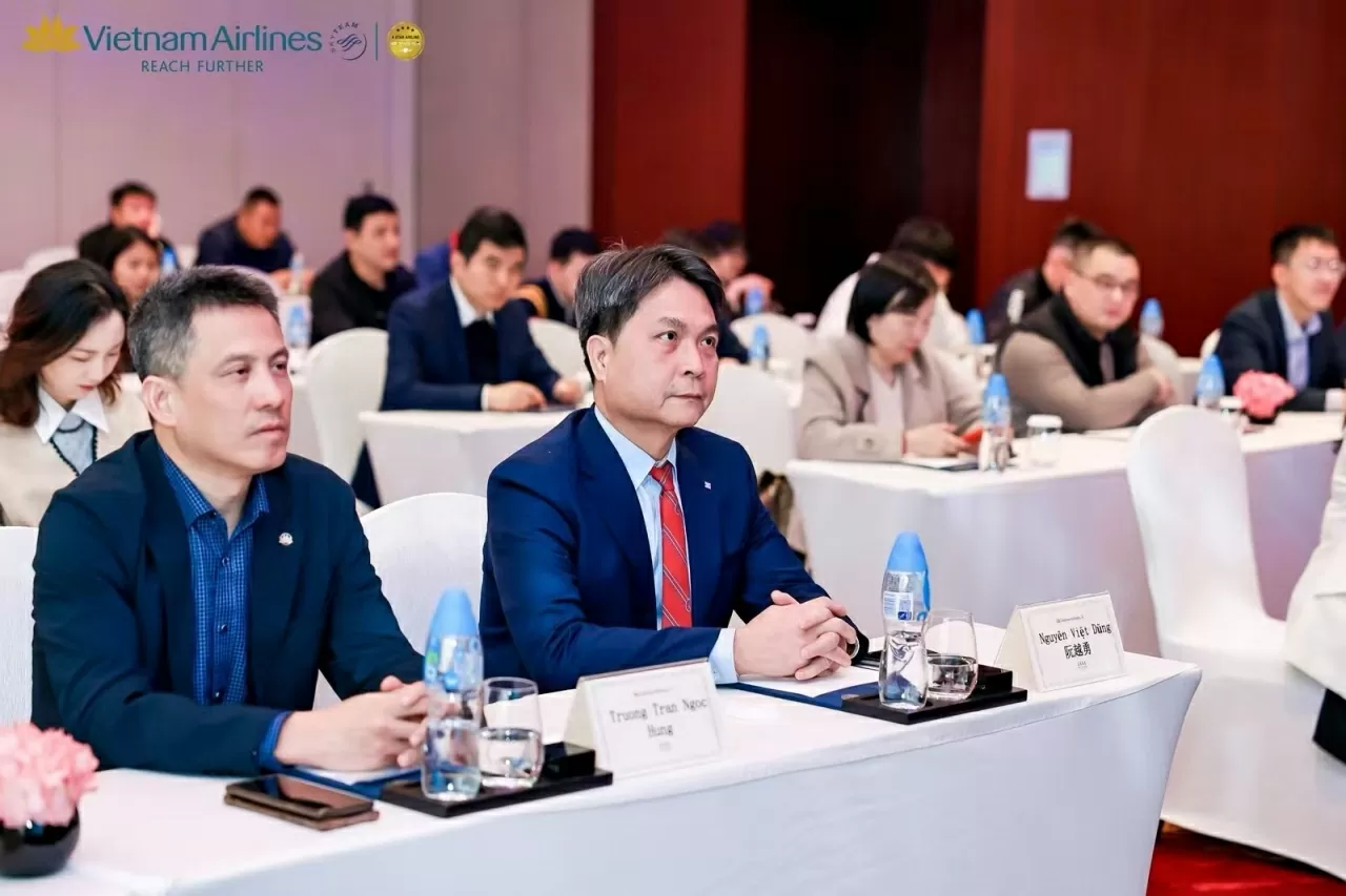 Tổng Lãnh sự quán Việt Nam tại Quảng Châu đồng hành cùng Vietnam Airlines gia tăng thị phần tại thị trường Trung Quốc Tổng Lãnh sự quán Việt Nam tại Quảng Châu đồng hành cùng Vietnam Airlines gia tăng thị phần tại thị trường Trung Quốc