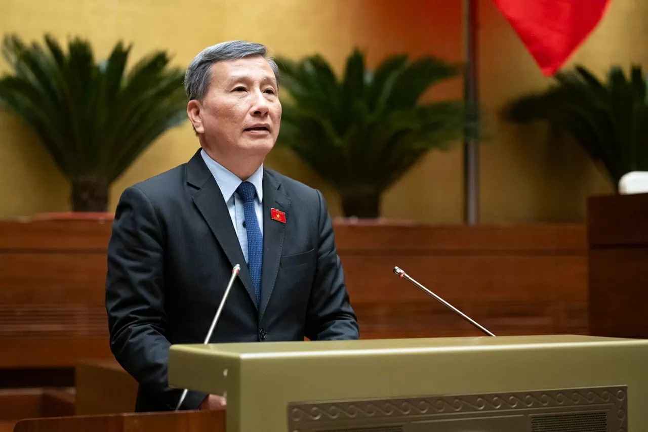 Chủ nhiệm Ủy ban Khoa học Công nghệ và Môi trường Lê Quang Huy trình bày báo cáo thẩm tra. Ảnh: Quốc hội Chủ nhiệm Ủy ban Khoa học Công nghệ và Môi trường Lê Quang Huy trình bày báo cáo thẩm tra. Ảnh: Quốc hội