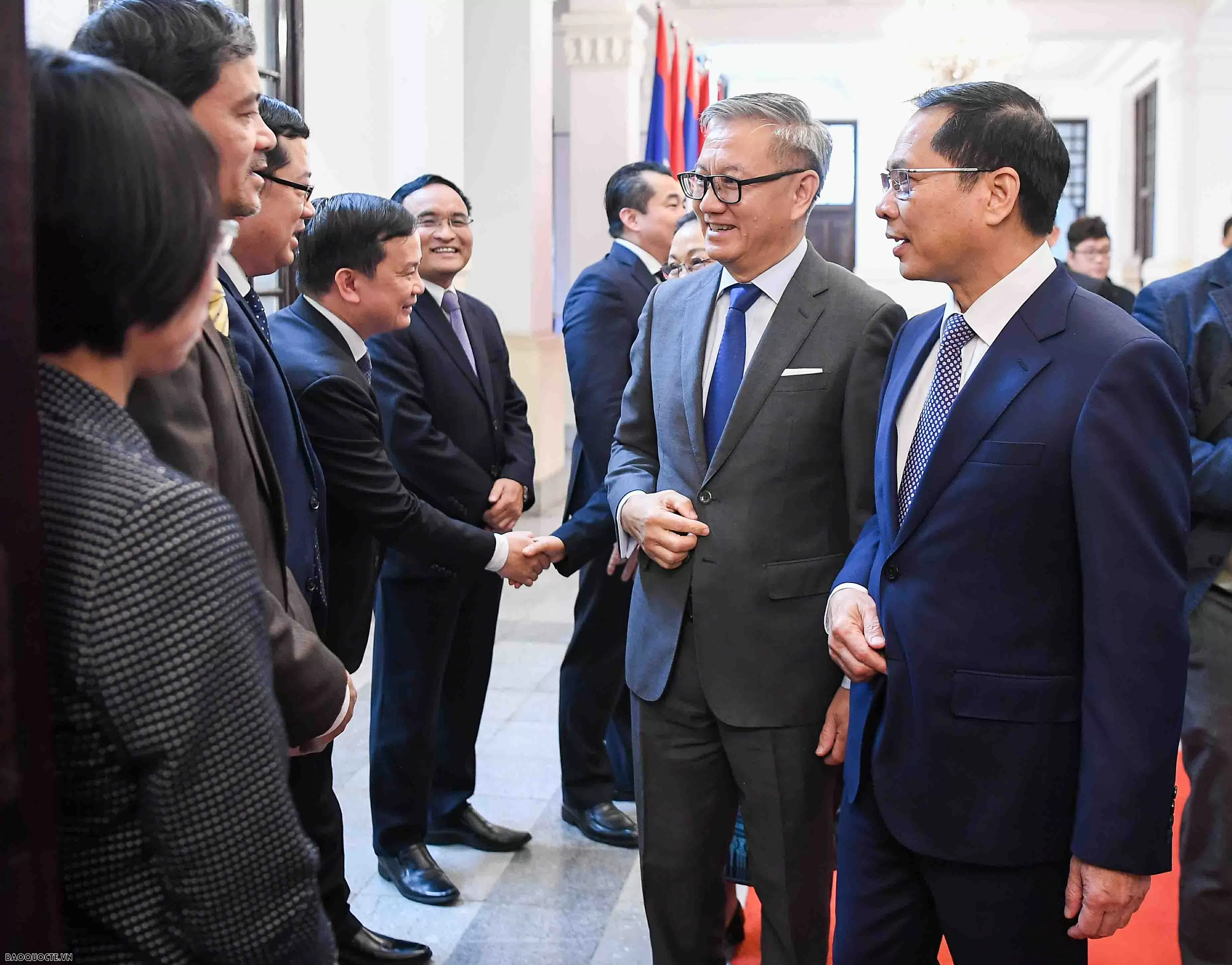 Phó Thủ tướng, Bộ trưởng Ngoại giao Bùi Thanh Sơn đón, hội đàm với Bộ trưởng Ngoại giao Lào