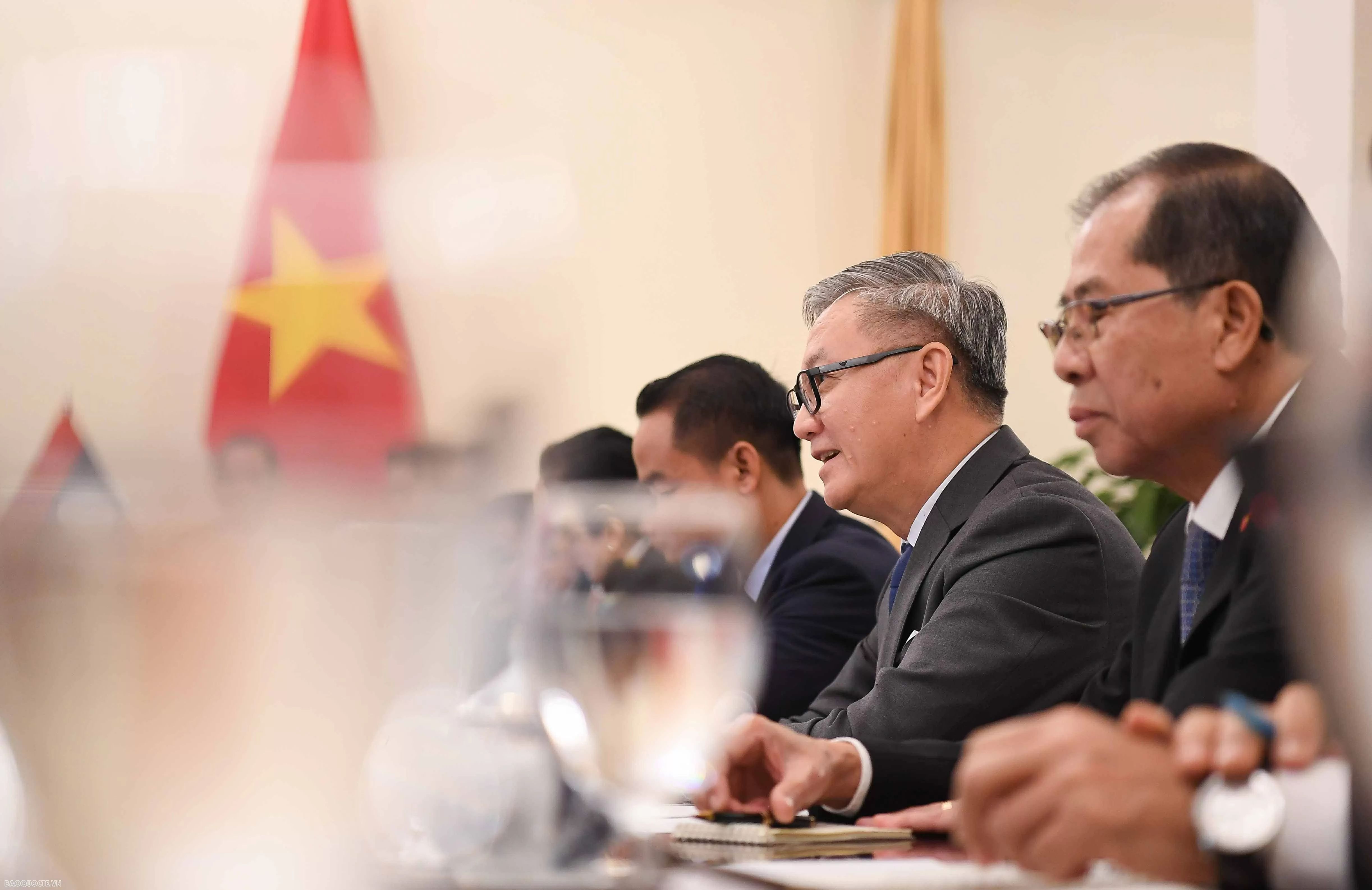 Phó Thủ tướng, Bộ trưởng Ngoại giao Bùi Thanh Sơn đón, hội đàm với Bộ trưởng Ngoại giao Lào Phó Thủ tướng, Bộ trưởng Ngoại giao Bùi Thanh Sơn đón, hội đàm với Bộ trưởng Ngoại giao Lào