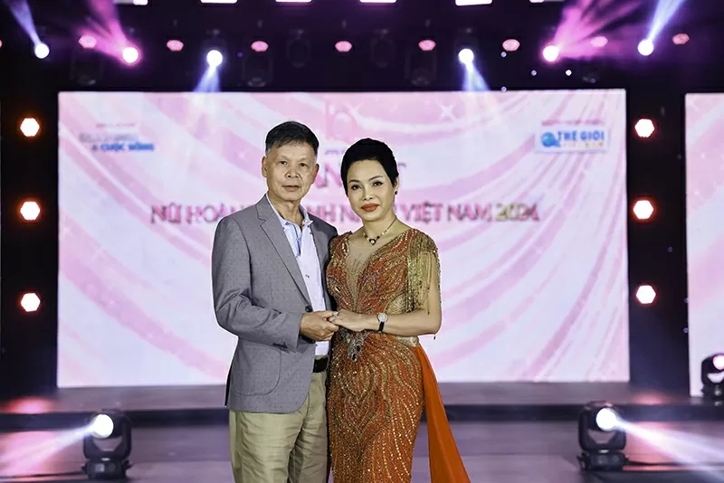 Doanh nhân Phạm Thị Khánh: Gia đình - điểm tựa vững chắc và nguồn động viên lớn lao trong cuộc sống Doanh nhân Phạm Thị Khánh: Gia đình - điểm tựa vững chắc và nguồn động viên lớn lao trong cuộc sống