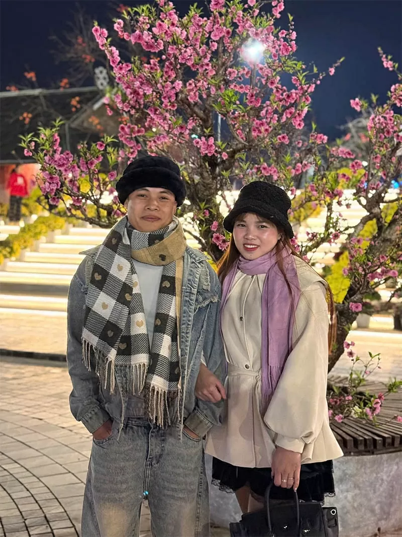 Vợ chồng chị Sen thường chia sẻ hình ảnh tích cực trên nền tảng mạng xã hội.