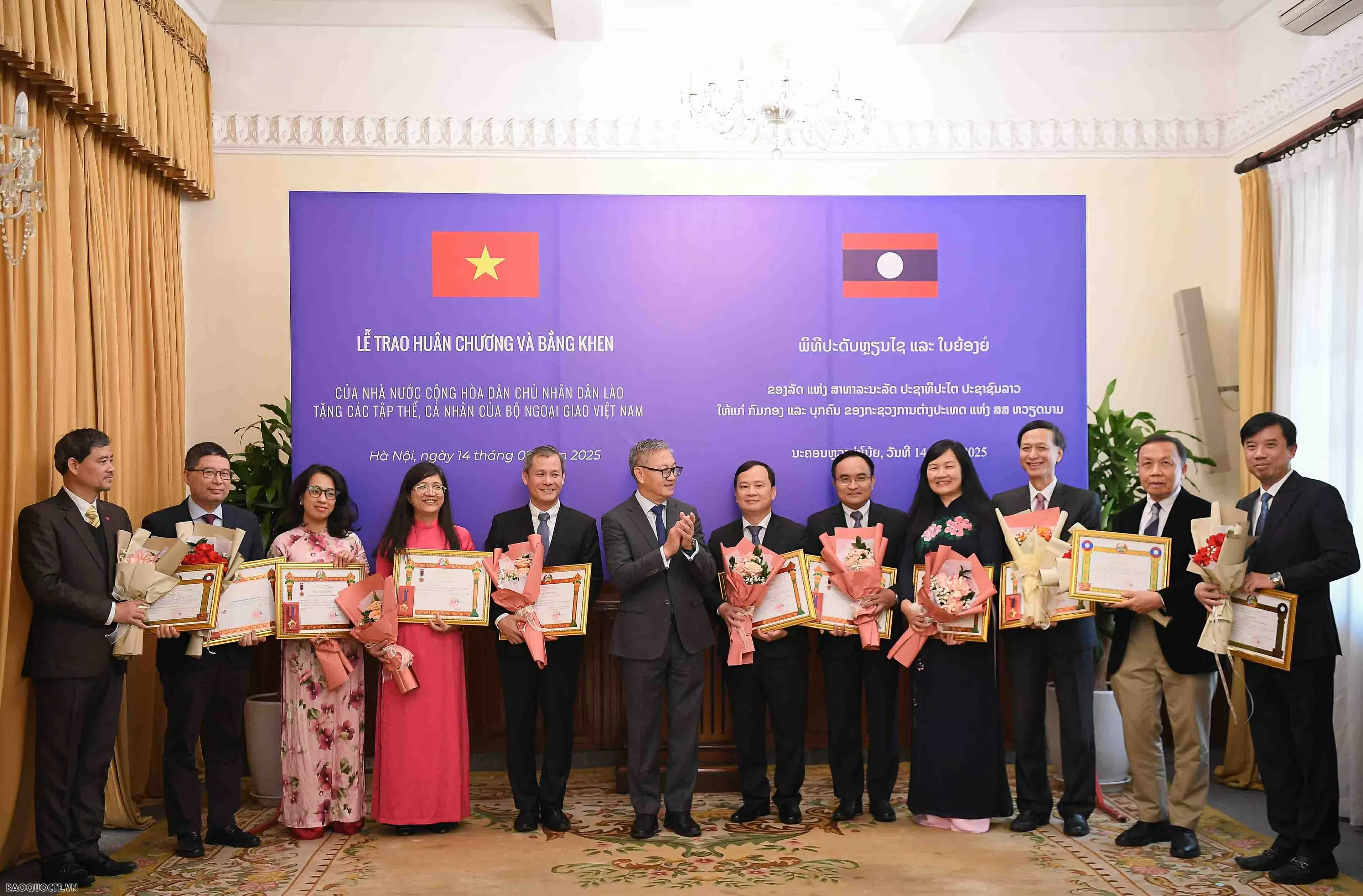 Việt Nam-Lào: Thúc đẩy hợp tác để sớm đạt mục tiêu kim ngạch thương mại 5 tỷ USD Việt Nam Lào: Thúc đẩy hợp tác để sớm đạt mục tiêu kim ngạch thương mại 5 tỷ USD