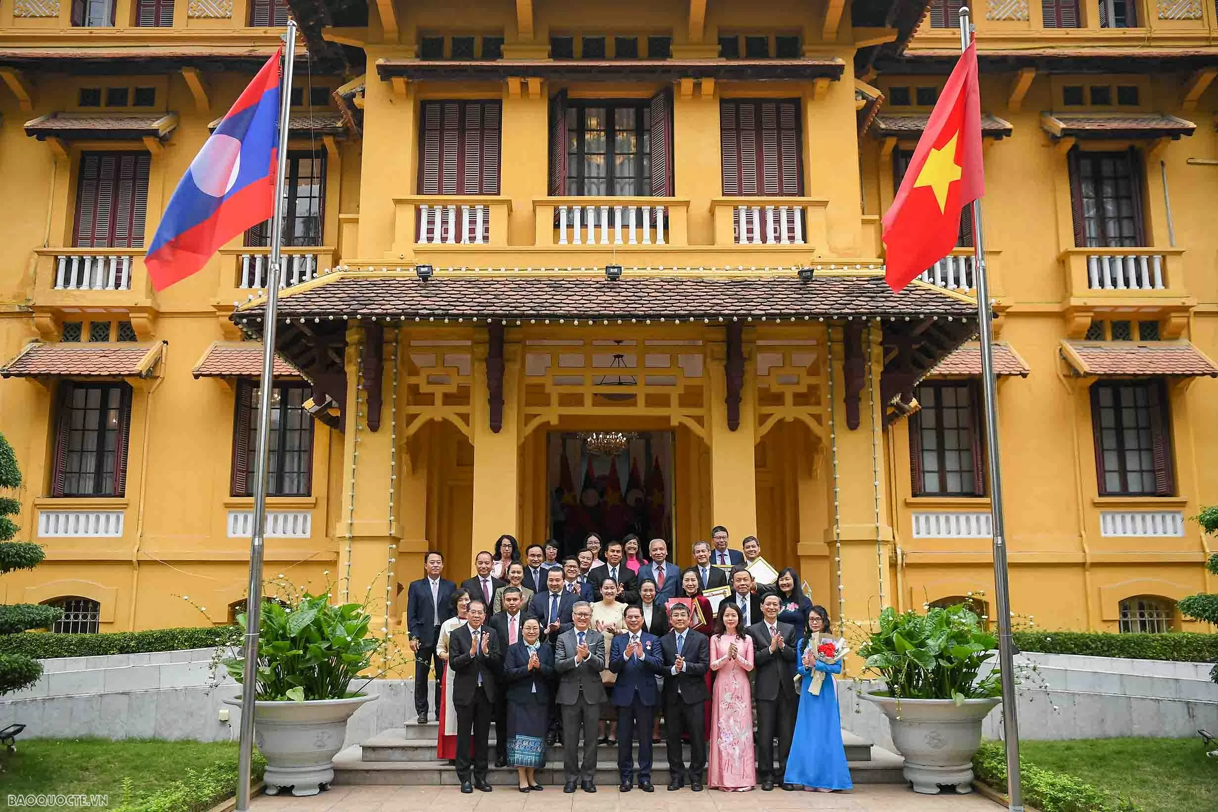 Việt Nam Lào: Thúc đẩy hợp tác để sớm đạt mục tiêu kim ngạch thương mại 5 tỷ USD