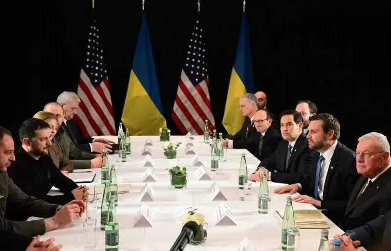 Ukraine nói đang thảo luận với Mỹ về 'nền hòa bình công bằng', thẳng thừng từ chối nhượng 50% tài nguyên khoáng sản cho Washington Ukraine nói đang thảo luận với Mỹ về 'nền hòa bình công bằng', thẳng thừng từ chối nhượng 50% tài nguyên khoáng sản cho Washington