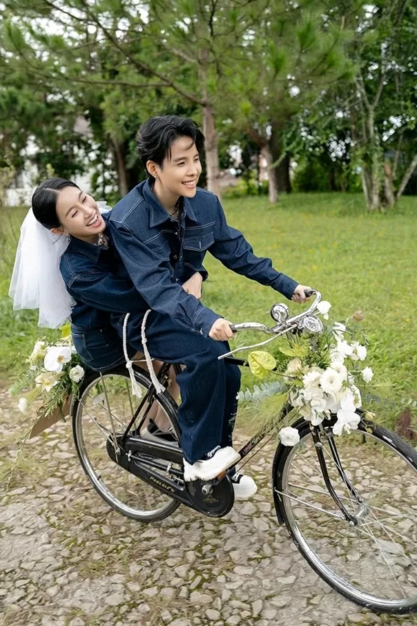 Những khoảnh khắc ngọt ngào trong album ảnh cưới ca sĩ Vũ Cát Tường