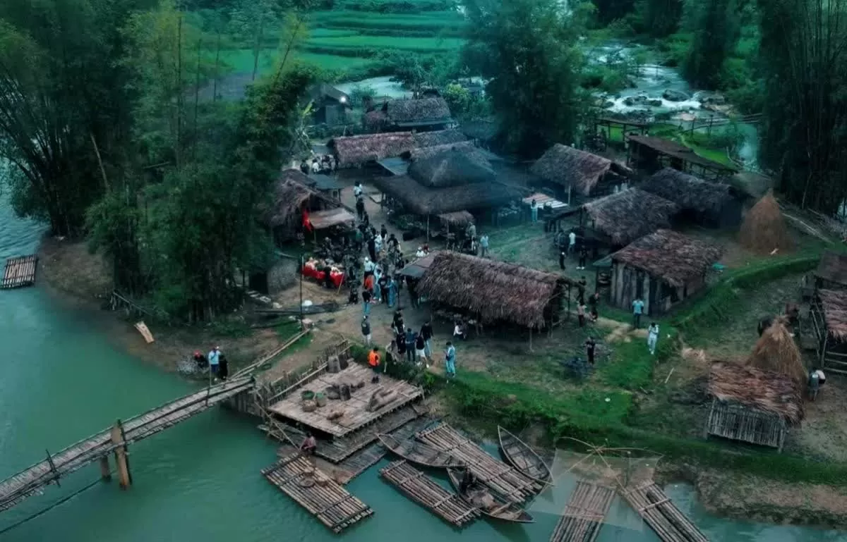 Ngắm Trùng Khánh, Cao Bằng 'đẹp như mơ' qua phim Đèn âm hồn hot nhất rạp Việt Ngắm Trùng Khánh, Cao Bằng 'đẹp như mơ' qua phim Đèn âm hồn hot nhất rạp Việt
