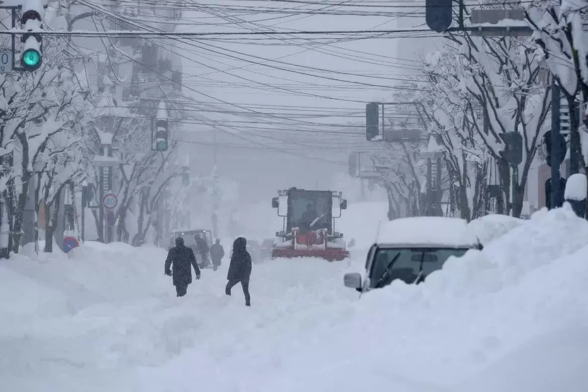Nhật Bản: Hokkaido bị tuyết trắng bao phủ lớp dày hàng mét