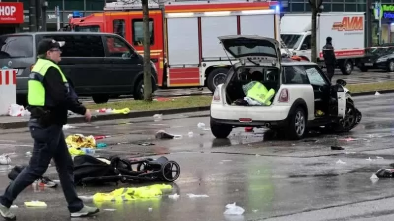 Đức: 2 nạn nhân trong vụ lao xe vào đám đông ở Munich tử vong Đức: 2 nạn nhân trong vụ lao xe vào đám đông ở Munich tử vong