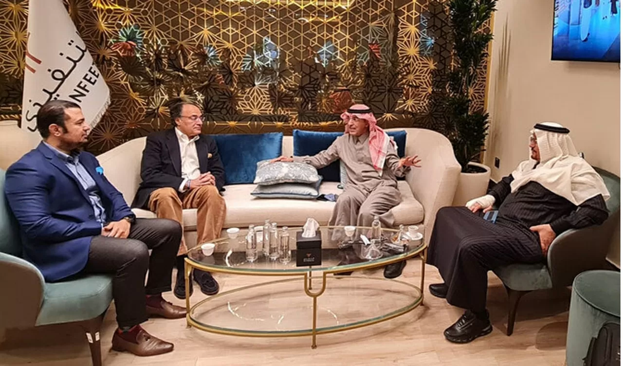 Giữa những cơn gió ngược, các nền kinh tế mới nổi nhóm họp bàn cách ứng phó, Pakistan và Saudi Arabia khám phá hướng đi mới Giữa những cơn gió ngược, các nền kinh tế mới nổi nhóm họp bàn cách ứng phó, Pakistan và Saudi Arabia khám phá hướng đi mới
