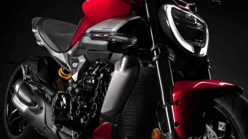 Cận cảnh Ducati XDiavel V4 lấy cảm hứng từ siêu xe Ferrari đầy ấn tượng
