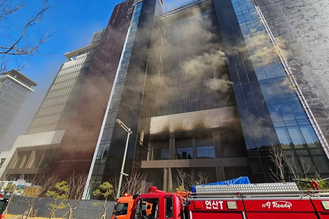 Điểm tin thế giới sáng 17/2: Thái Lan soạn dự luật AI đầu tiên, Mỹ sa thải hàng trăm nhân viên, Algeria thành khách hàng đặc biệt của Nga Điểm tin thế giới sáng 17/2: Thái Lan soạn dự luật AI đầu tiên, Mỹ sa thải hàng trăm nhân viên, Algeria thành khách hàng đặc biệt của Nga