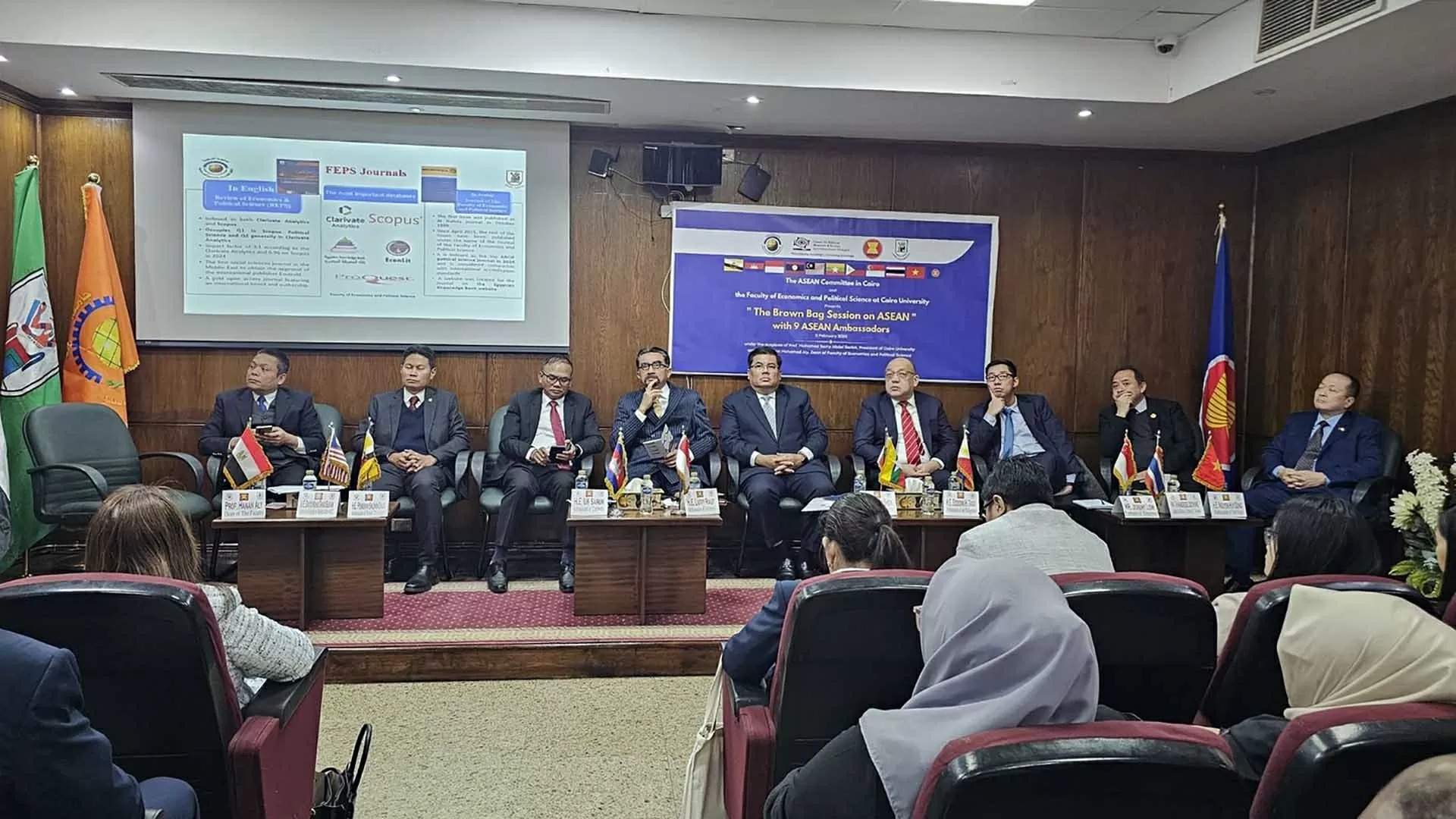 Đại sứ các nước ASEAN tại Ai Cập giao lưu với sinh viên Đại học Cairo