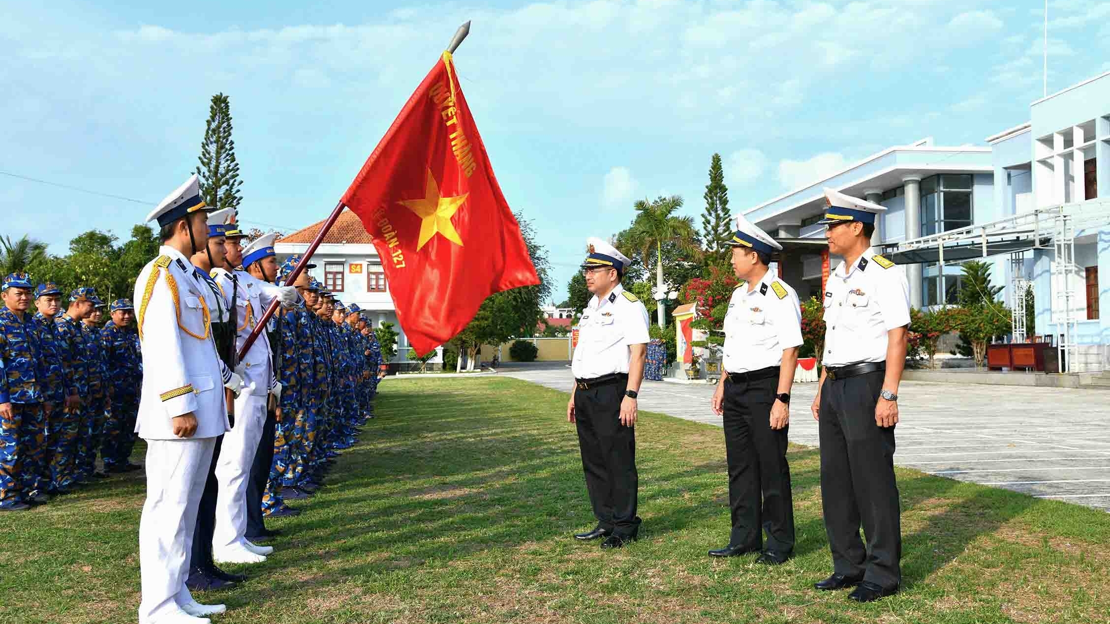 bo tu lenh vung 5 hai quan kiem tra cong tac chuan bi huan luyen tai cac don vi