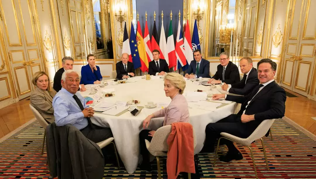 Không còn chỗ dựa, châu Âu tuyên bố chịu mọi viện trợ cho Ukraine, 'tự lực' và 'giương lá cờ đầu' trong bảo vệ Kiev Không còn chỗ dựa, châu Âu tuyên bố chịu mọi viện trợ cho Ukraine, 'tự lực' và 'giương lá cờ đầu' trong bảo vệ Kiev