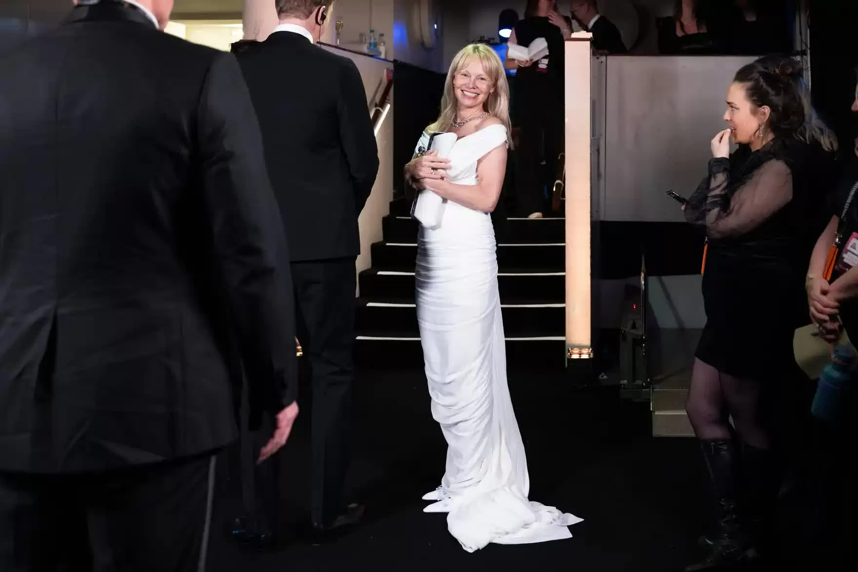 Những khoảnh khắc hậu trường và tiệc tùng ấn tượng tại lễ trao giải Baftas 2025