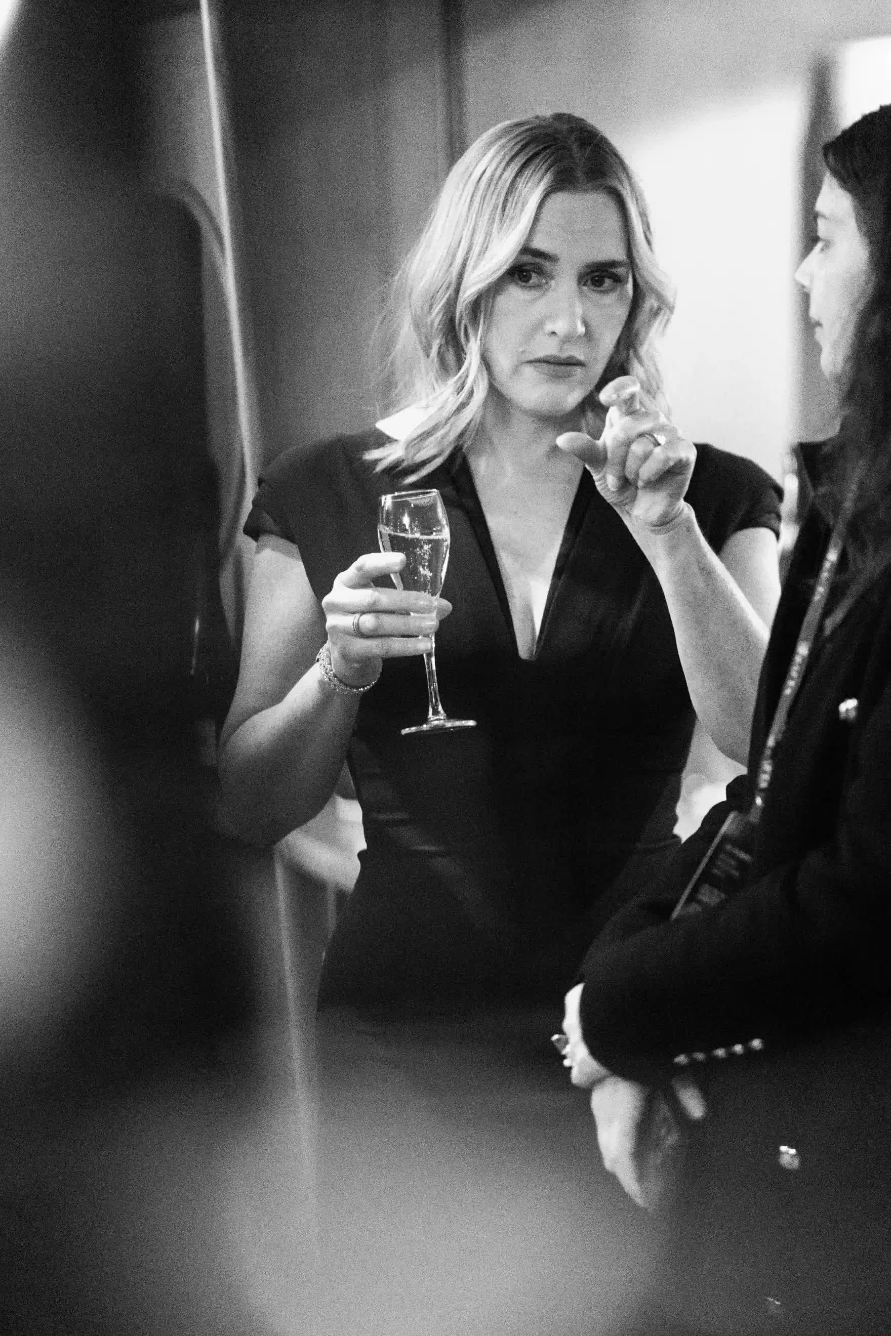 Những khoảnh khắc hậu trường và tiệc tùng ấn tượng tại lễ trao giải Baftas 2025