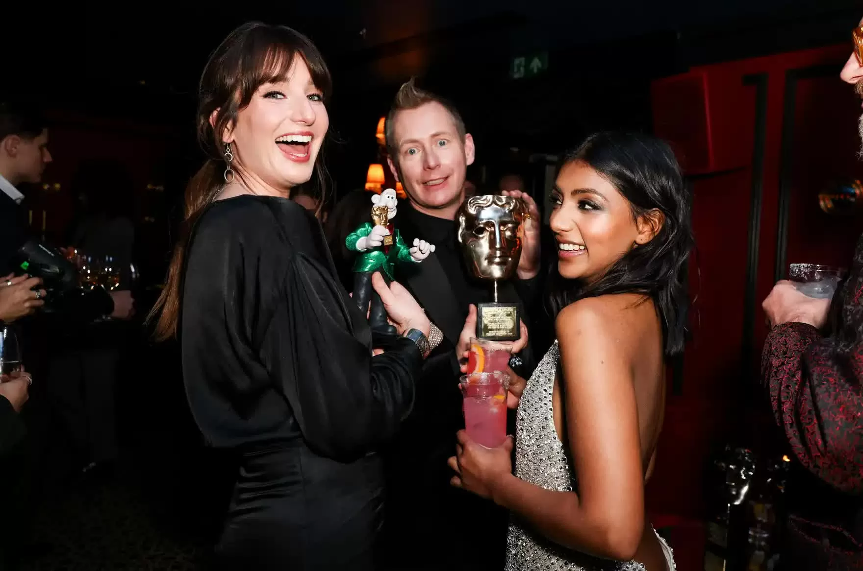 Những khoảnh khắc hậu trường và tiệc tùng ấn tượng tại lễ trao giải Baftas 2025