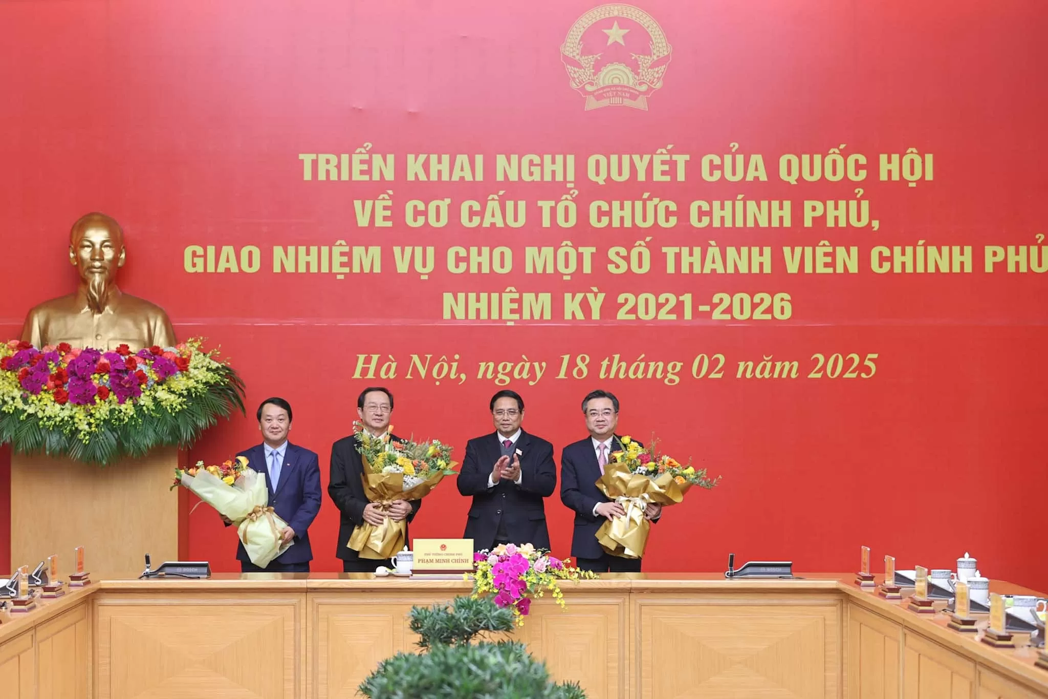 Thủ tướng Phạm Minh Chính giao nhiệm vụ cho các thành viên Chính phủ mới được bổ nhiệm Thủ tướng Phạm Minh Chính giao nhiệm vụ cho các thành viên Chính phủ mới được bổ nhiệm