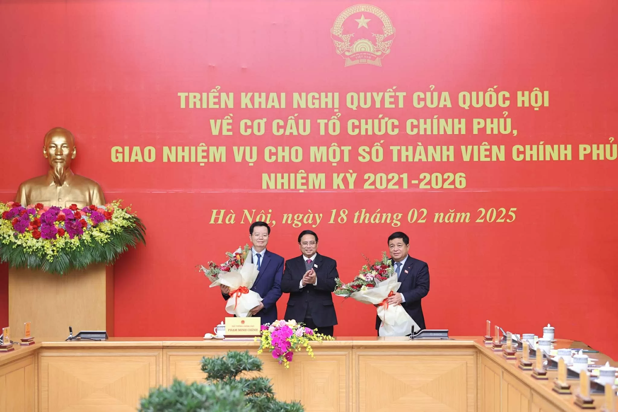 Thủ tướng Phạm Minh Chính giao nhiệm vụ cho các thành viên Chính phủ mới được bổ nhiệm