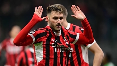 Santiago Gimenez đi vào lịch sử UEFA Champions League trong ngày buồn của AC Milan