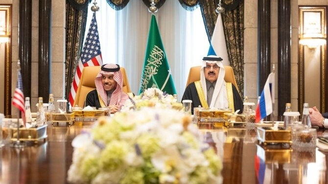 nga va my danh gia ve cuoc dam phan khuay dao du luan saudi arabia toa sang trong vai cau noi hoa binh