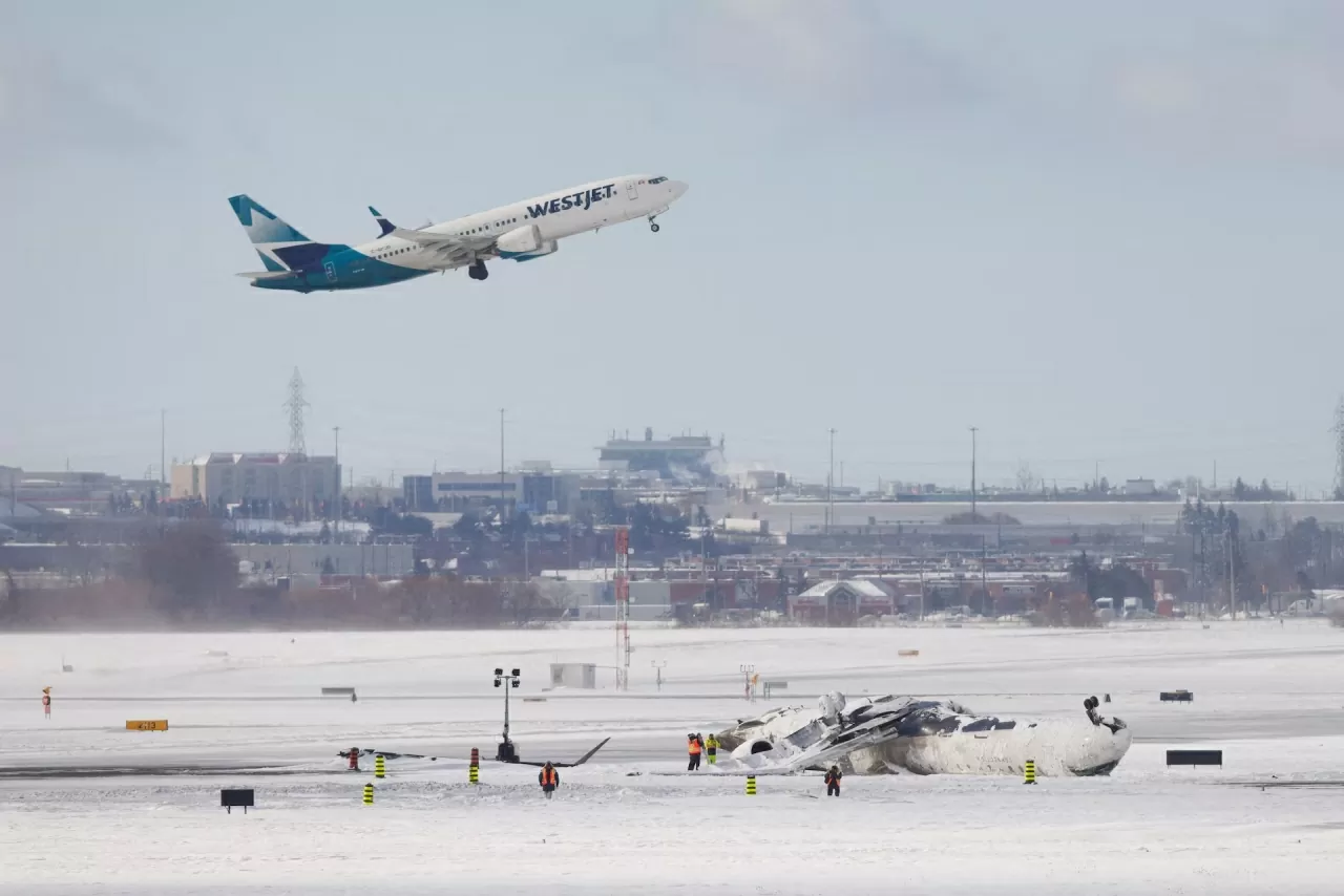 Hiện trường vụ lật ngửa máy bay ở Canada Hiện trường vụ lật ngửa máy bay ở Canada