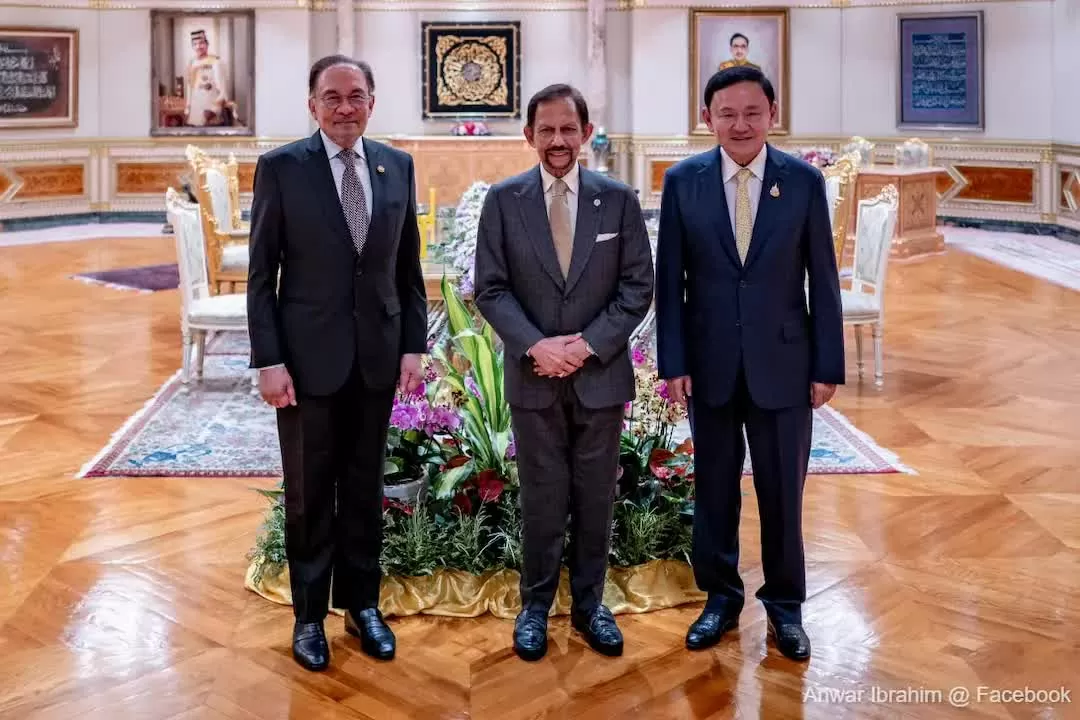 Thủ tướng Malaysia tiếp kiến Quốc vương Brunei, thảo luận hàng loạt vấn đề khu vực Thủ tướng Malaysia tiếp kiến Quốc vương Brunei, thảo luận hàng loạt vấn đề khu vực