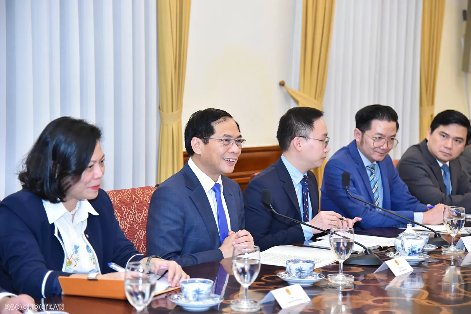 Tại hội đàm, trong không khí thân tình, hữu nghị, hai bên nhất trí cho rằng, cùng với đà phát triển tích cực của quan hệ đối tác hợp tác chiến lược toàn diện, Cộng đồng chia sẻ tương lai Việt Nam-Trung Quốc có ý nghĩa chiến lược, quan hệ giữa các địa phương Việt Nam và Quảng Tây đã đạt được những kết quả rất đáng khích lệ.