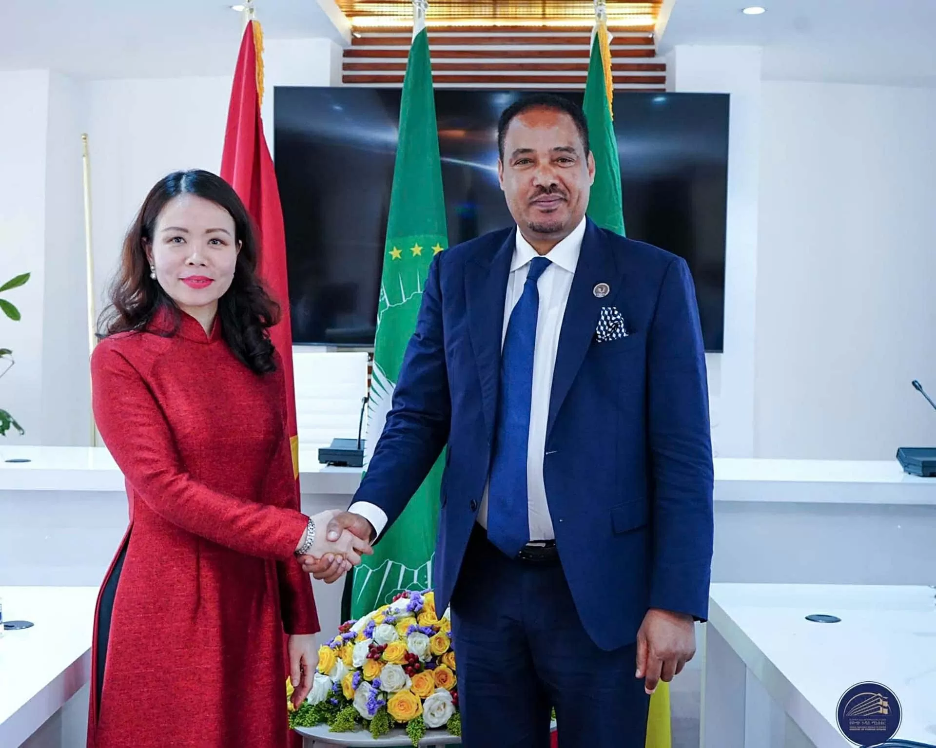 Thứ trưởng Ngoại giao Nguyễn Minh Hằng thăm làm việc tại Ethiopia và đồng chủ trì kỳ họp thứ nhất Tham vấn chính trị giữa hai nước Thứ trưởng Ngoại giao Nguyễn Minh Hằng thăm làm việc tại Ethiopia và đồng chủ trì kỳ họp thứ nhất Tham vấn chính trị giữa hai nước