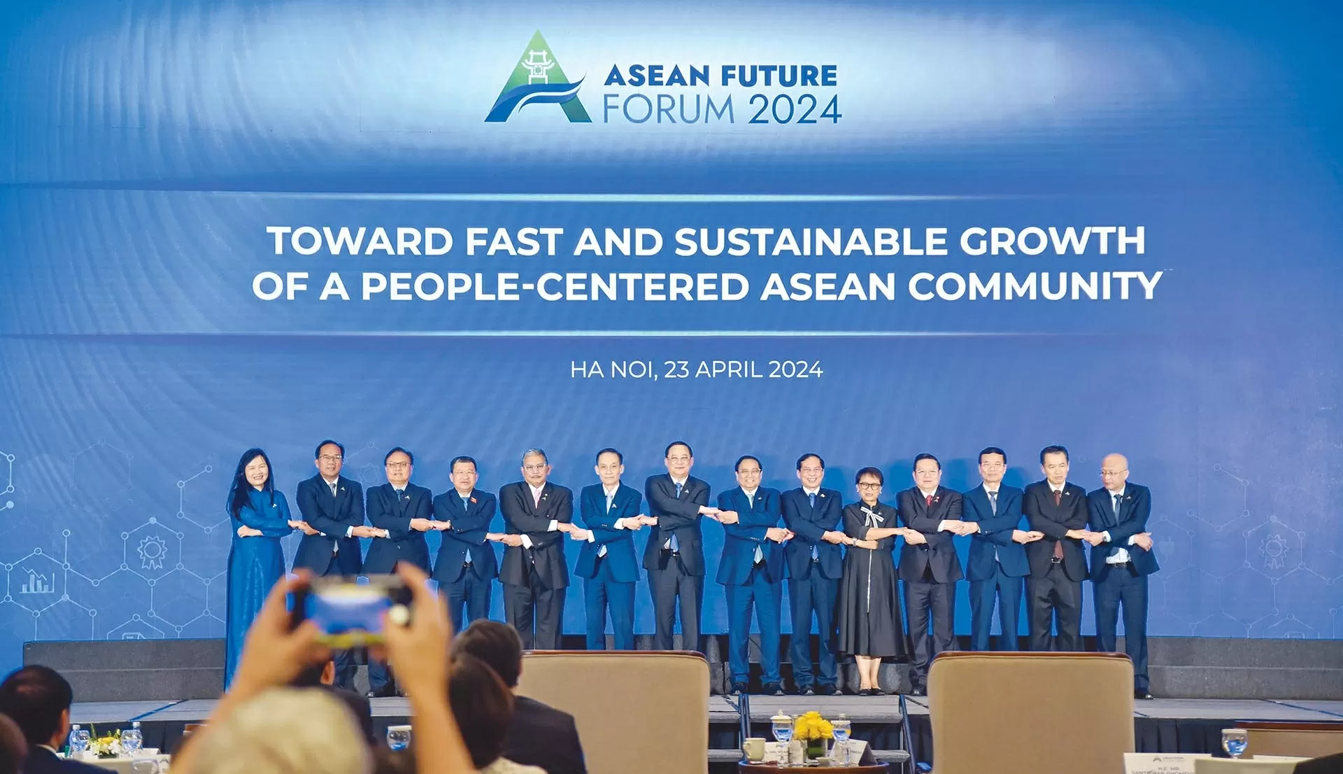 Thủ tướng Chính phủ Phạm Minh Chính và đại biểu các nước ASEAN tại phiên khai mạc Diễn đàn Tương lai ASEAN lần thứ nhất tại Hà Nội, ngày 23/4/2024. (Ảnh: Tuấn Anh) Thủ tướng Chính phủ Phạm Minh Chính và đại biểu các nước ASEAN tại phiên khai mạc Diễn đàn Tương lai ASEAN lần thứ nhất tại Hà Nội, ngày 23/4/2024. (Ảnh: Tuấn Anh)