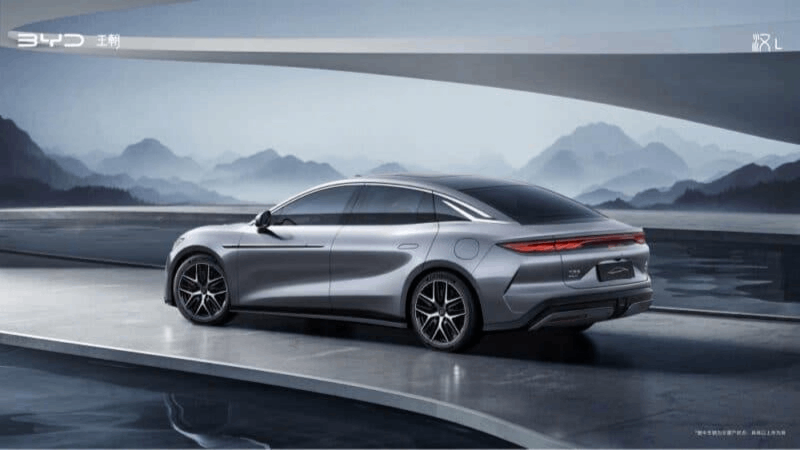 Cận cảnh xe Sedan điện BYD Han L phiên bản động cơ đôi 4WD Cận cảnh xe Sedan điện BYD Han L phiên bản động cơ đôi 4WD