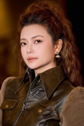 Diễn viên Kiều Anh nhan sắc khác lạ