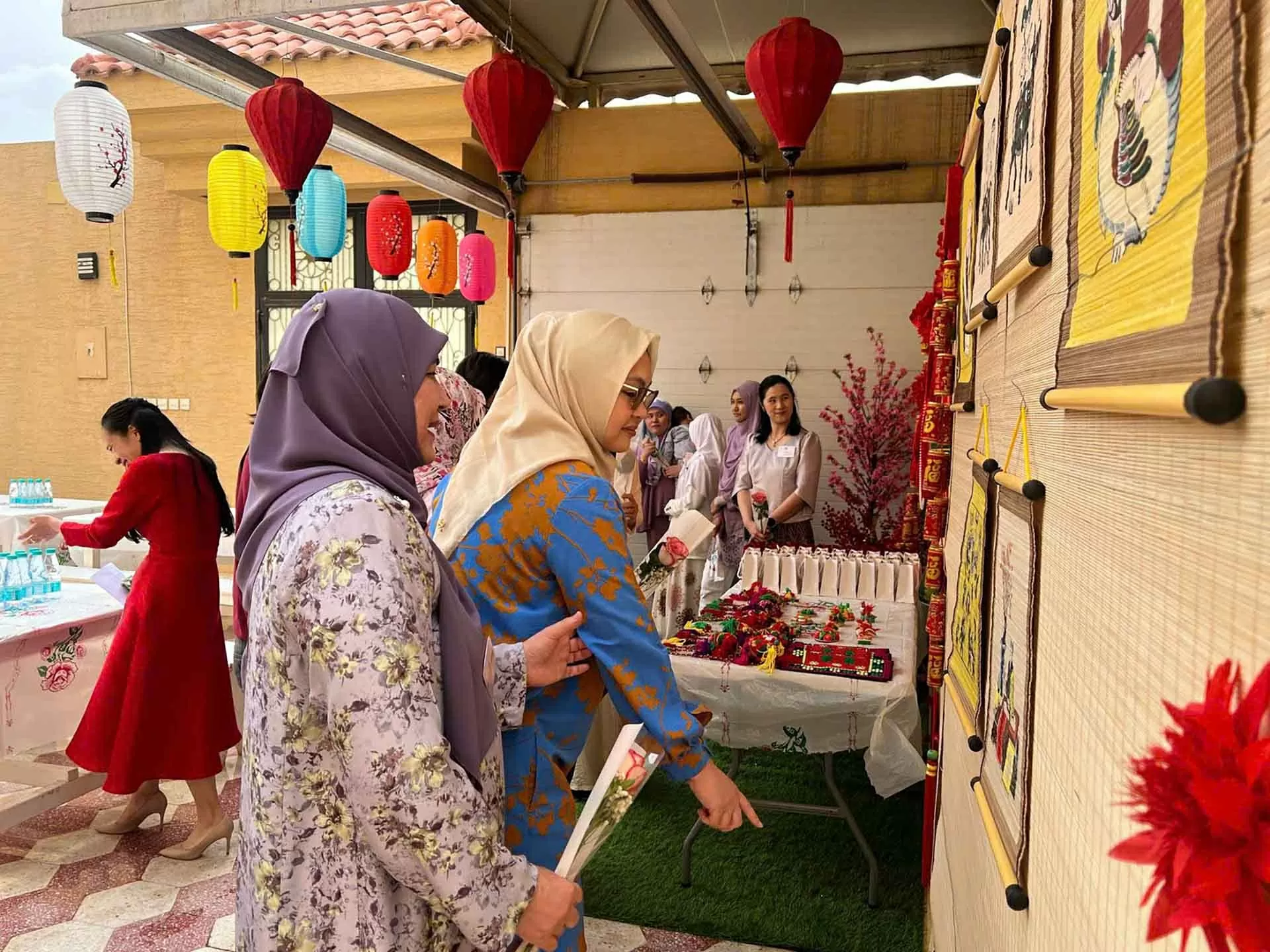 Đại sứ quán Việt Nam tại Saudi Arabia chủ trì buổi họp thường kỳ Nhóm Phụ nữ ASEAN Đại sứ quán Việt Nam tại Saudi Arabia chủ trì buổi họp thường kỳ Nhóm Phụ nữ ASEAN