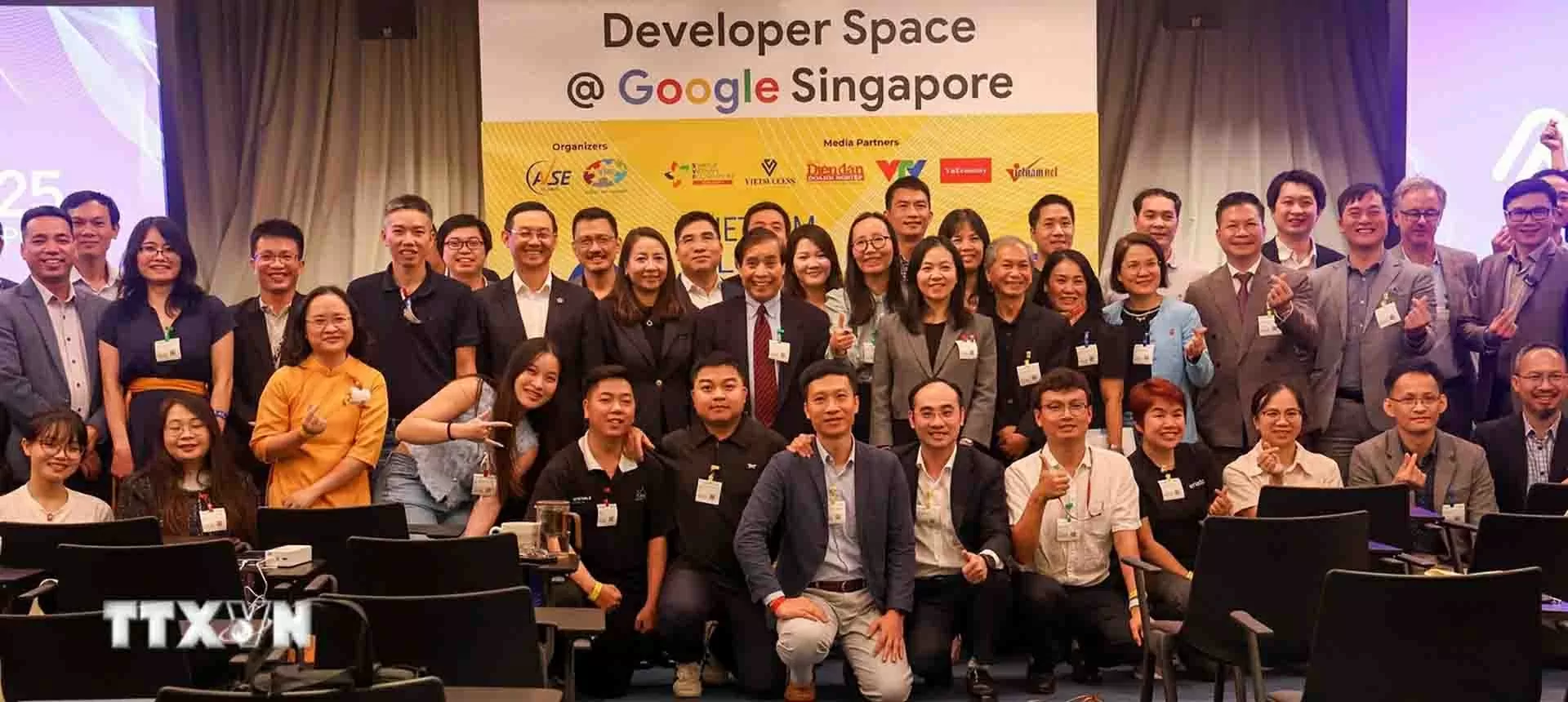 Khai mạc Diễn đàn đổi mới sáng tạo Việt Nam toàn cầu 2025 tại Singapore Khai mạc Diễn đàn đổi mới sáng tạo Việt Nam toàn cầu 2025 tại Singapore