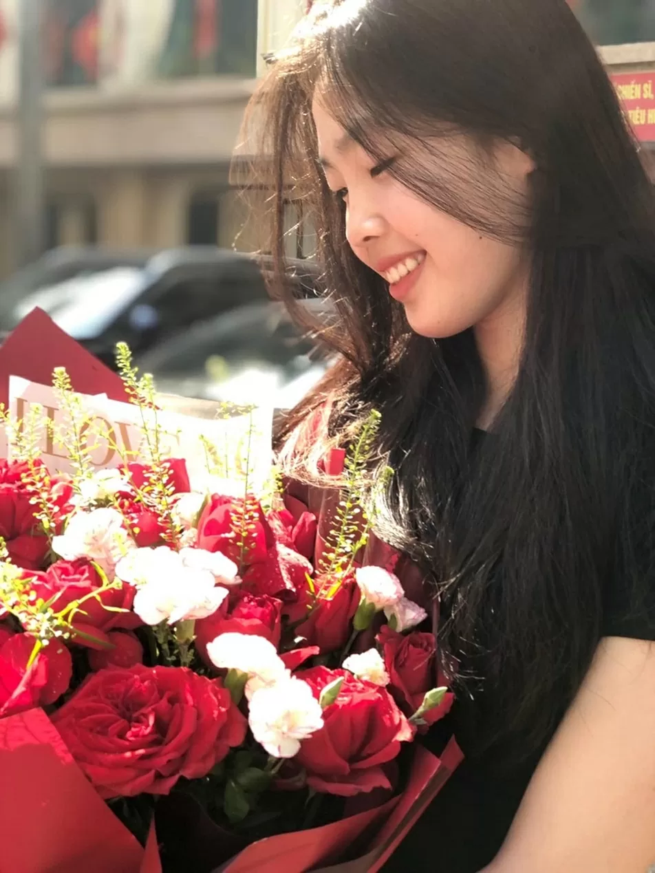 VĐV bóng chuyền nữ 17 tuổi