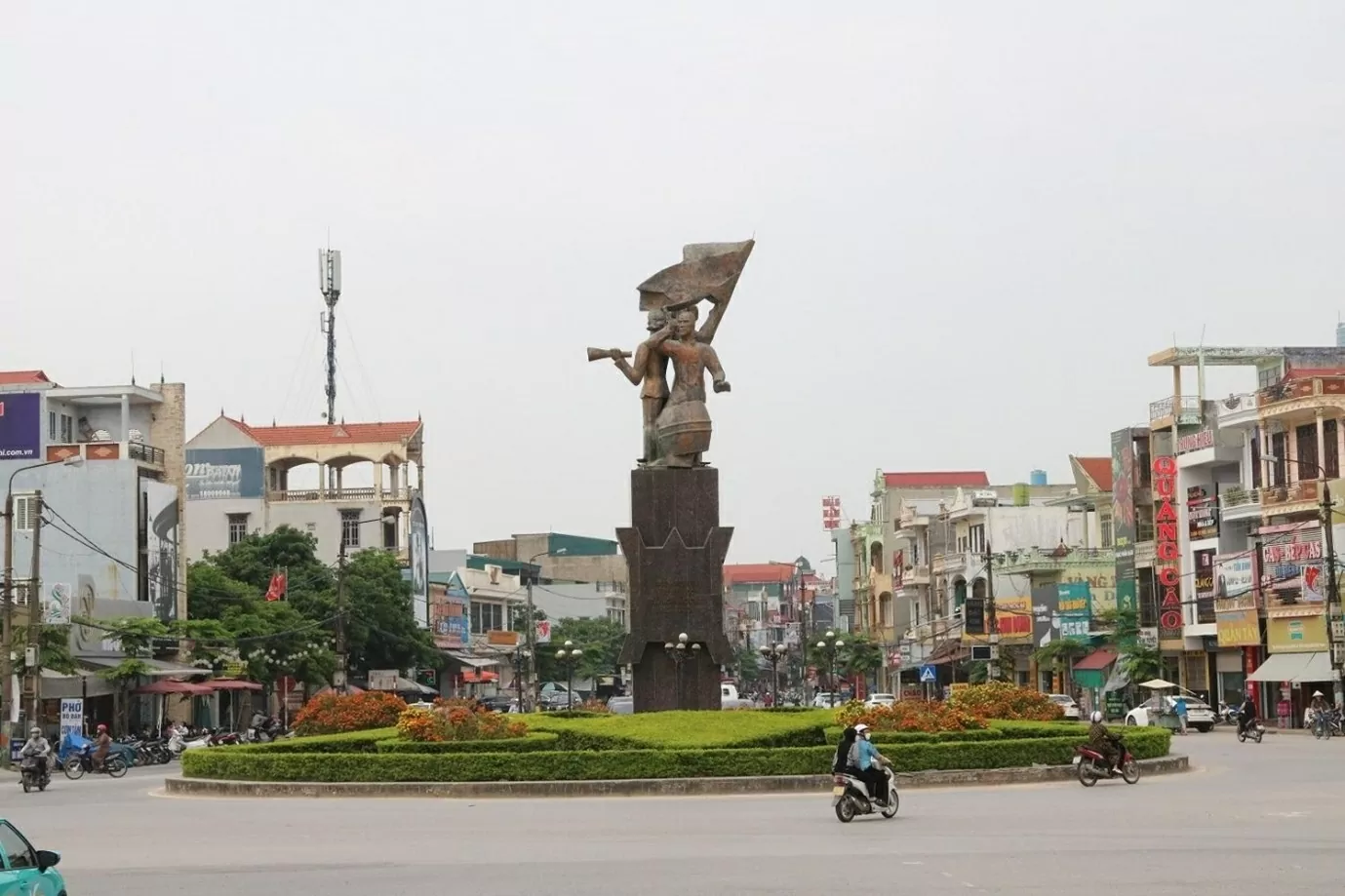 Chính quyền, người dân và doanh nghiệp Tiền Hải tự hào là miền quê đáng sống với thế mạnh cả kinh tế biển và kinh tế công nghiệp. (Nguồn: Báo Xây dựng)