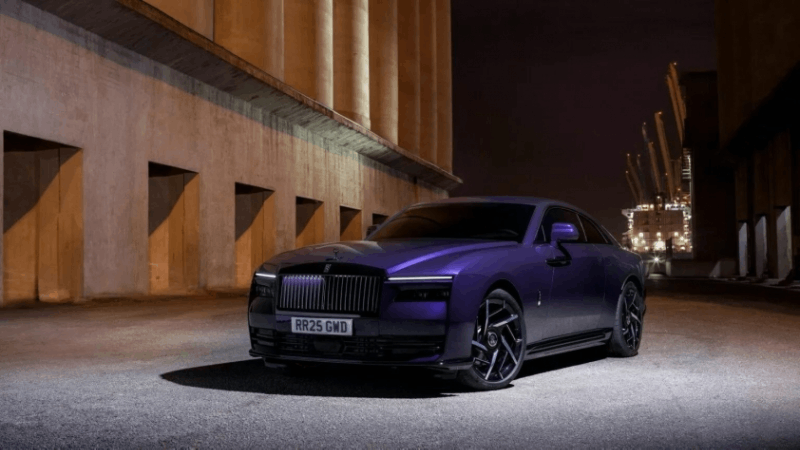 Cận cảnh mẫu xe điện siêu sang Rolls-Royce Spectre Black Badge