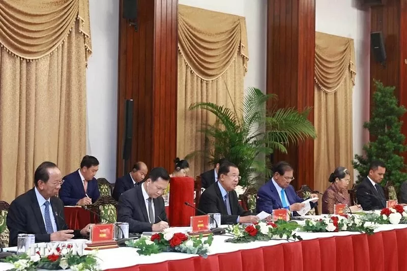 Tiếp tục gìn giữ, vun đắp mối quan hệ Việt Nam-Campuchia ngày càng phát triển bền chặt Tiếp tục gìn giữ, vun đắp mối quan hệ Việt Nam-Campuchia ngày càng phát triển bền chặt