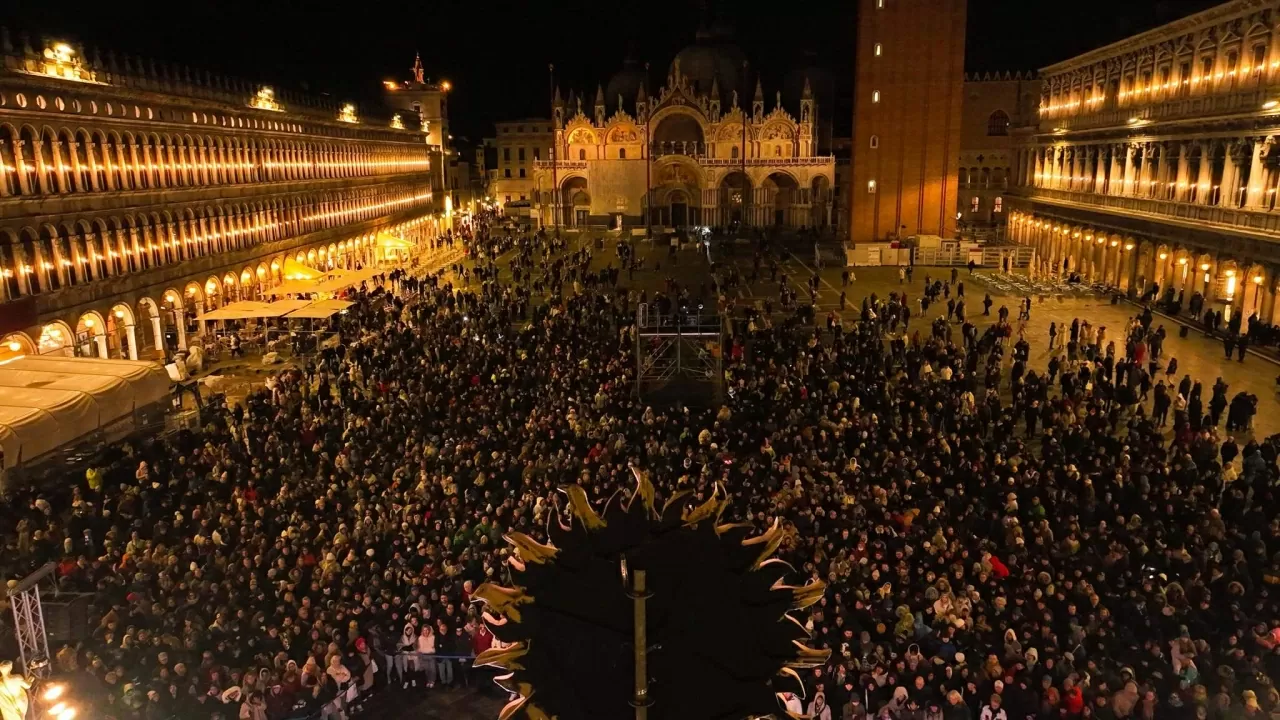 Italy: Rực rỡ lễ hội Carnival ở Venice Italy: Rực rỡ lễ hội Carnival ở Venice