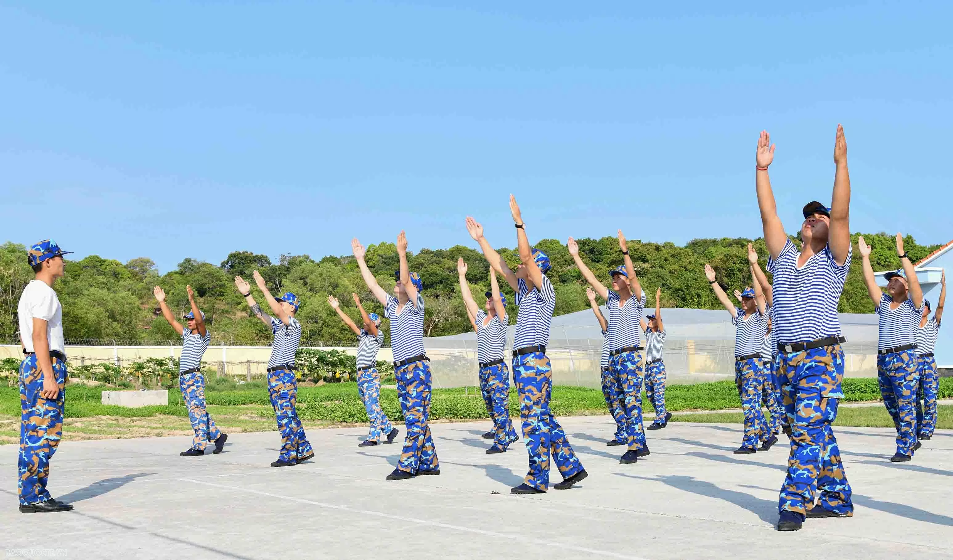 Những ngày đầu trong quân ngũ của các chiến sĩ mới