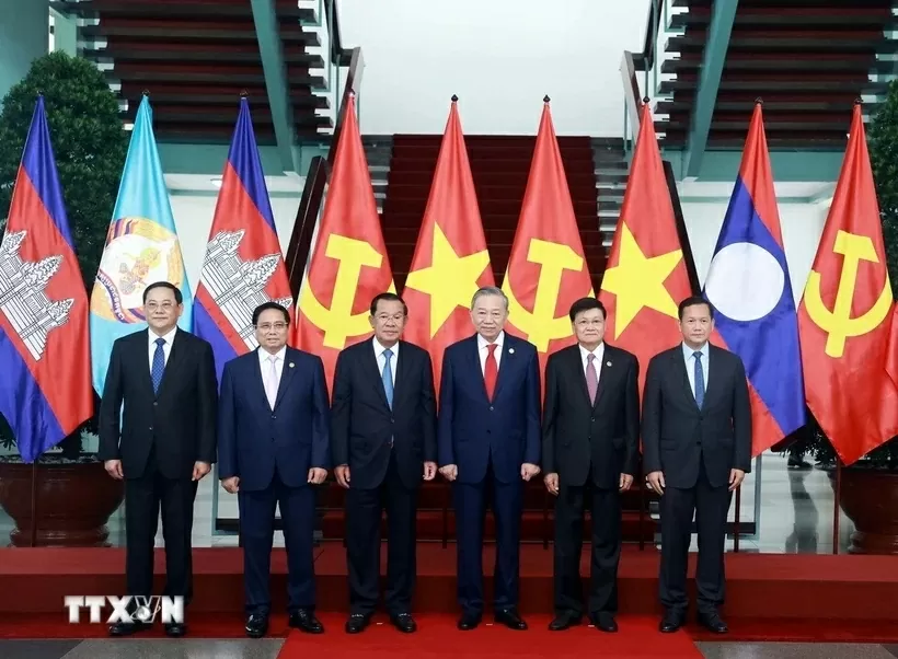 Cuộc gặp cấp cao giữa Bộ Chính trị Đảng Cộng sản Việt Nam và Ban Thường vụ Đảng Nhân dân Campuchia. (Ảnh: Thống Nhất/TTXVN) Cuộc gặp cấp cao giữa Bộ Chính trị Đảng Cộng sản Việt Nam và Ban Thường vụ Đảng Nhân dân Campuchia. (Ảnh: Thống Nhất/TTXVN)