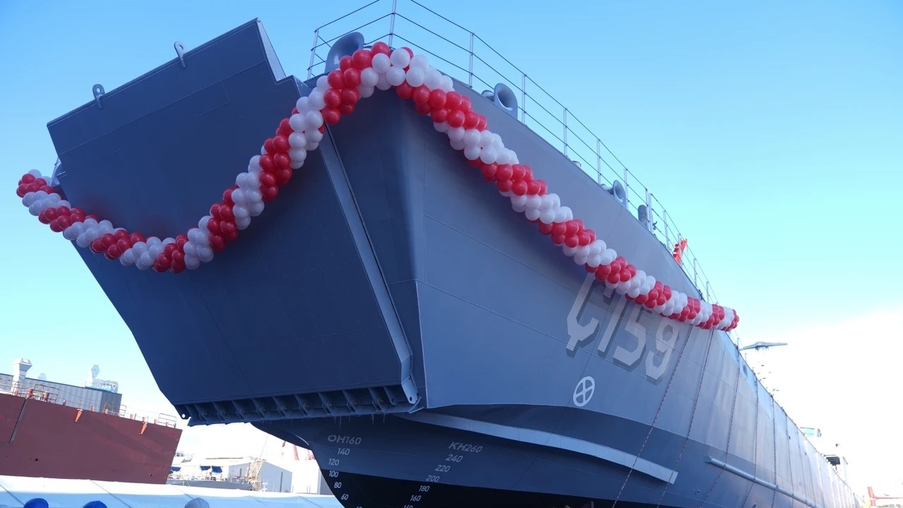 Sau lần đầu tiên bán tàu quân sự cho một thành viên NATO và EU, Thổ Nhĩ Kỳ hạ thủy tàu đổ bộ tấn công thế hệ mới