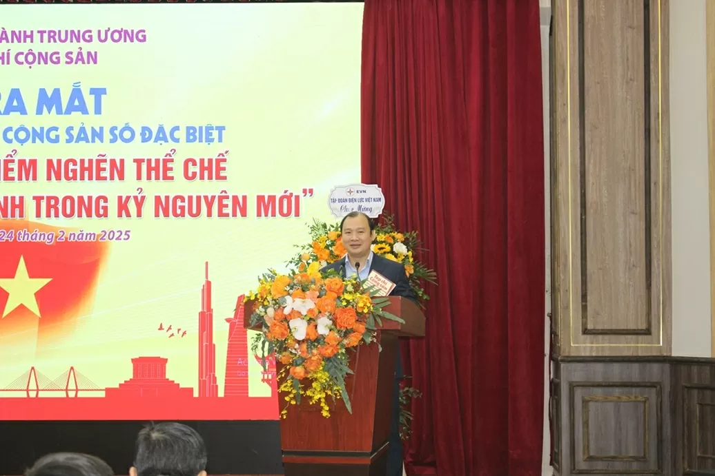 Tạp chí Cộng sản đã tổ chức Lễ ra mắt ấn phẩm Tạp chí Cộng sản số đặc biệt: “Khơi thông điểm nghẽn thể chế để đất nước vươn mình trong kỷ nguyên mới” Tạp chí Cộng sản đã tổ chức Lễ ra mắt ấn phẩm Tạp chí Cộng sản số đặc biệt: “Khơi thông điểm nghẽn thể chế để đất nước vươn mình trong kỷ nguyên mới”