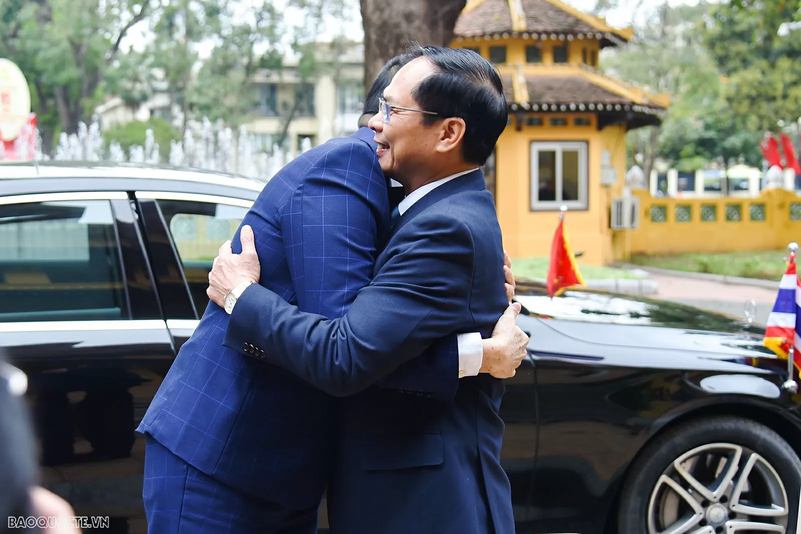 Chào mừng Bộ trưởng Ngoại giao Thái Lan Maris Sangiampongsa, Phó Thủ tướng, Bộ trưởng Ngoại giao Bùi Thanh Sơn khẳng định, Thái Lan là người bạn, là Đối tác chiến lược quan trọng của Việt Nam trong khu vực và trên thế giới.